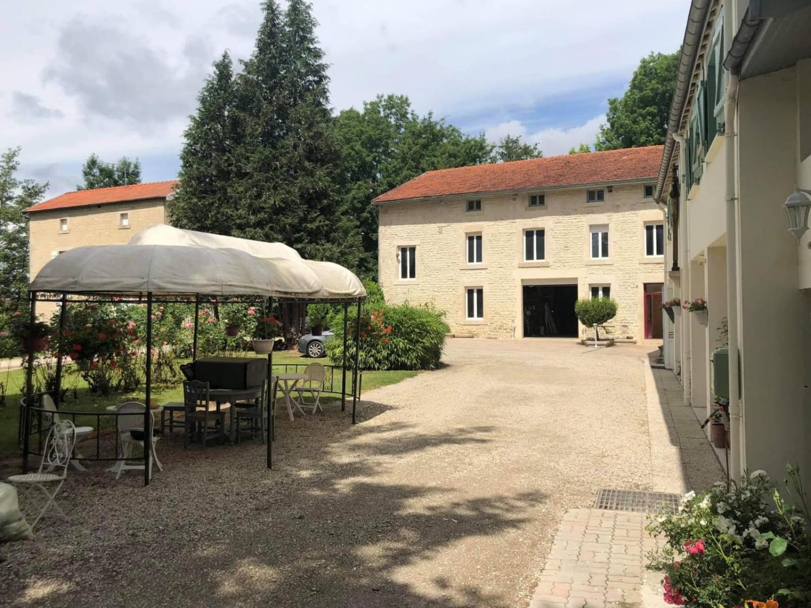 Le Moulin De Chamouilley Hotel Exterior photo